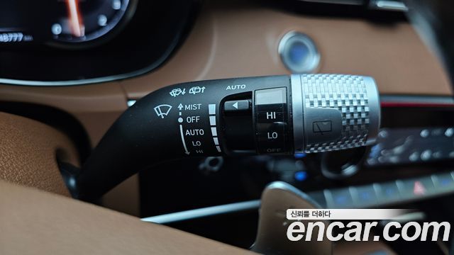 Genesis GV70 2021 — photo 28