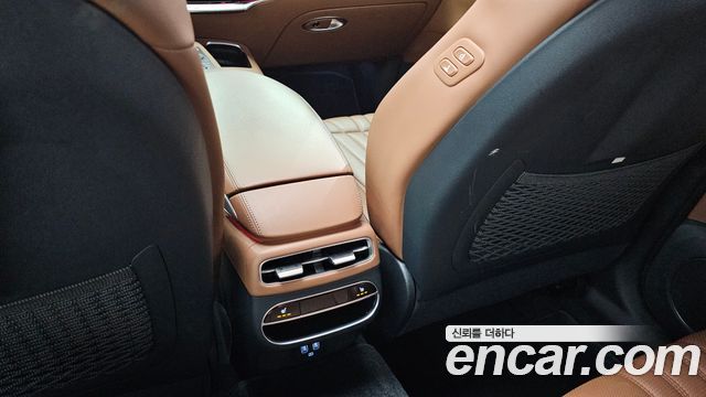 Genesis GV70 2021 — photo 30