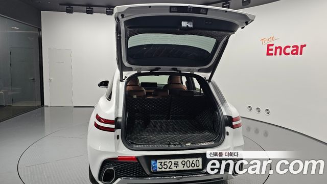 Genesis GV70 2021 — photo 32