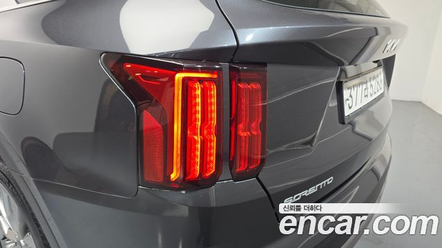 Kia Sorento 2023 — photo 9