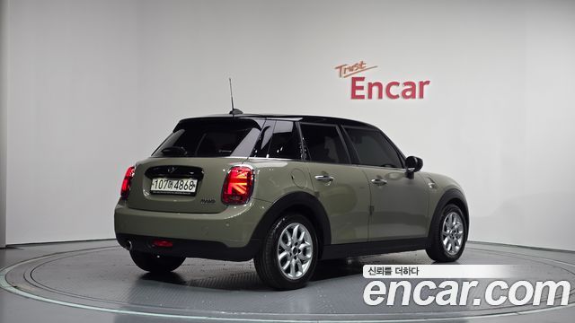 Mini Cooper 2020 — photo 2