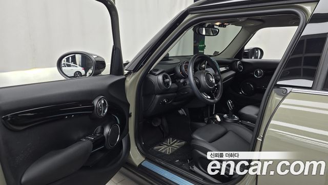 Mini Cooper 2020 — photo 13