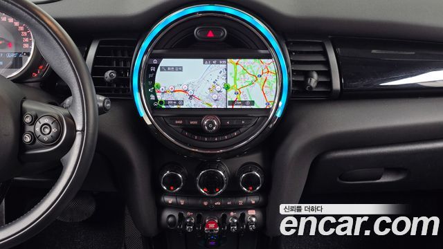 Mini Cooper 2020 — photo 18