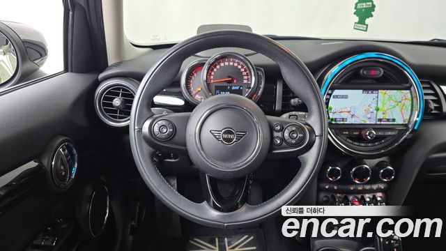 Mini Cooper 2020 — photo 19