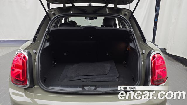 Mini Cooper 2020 — photo 23