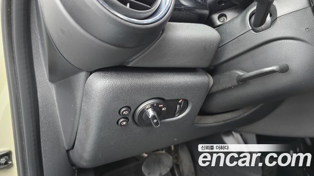 Mini Cooper 2020 — photo 26