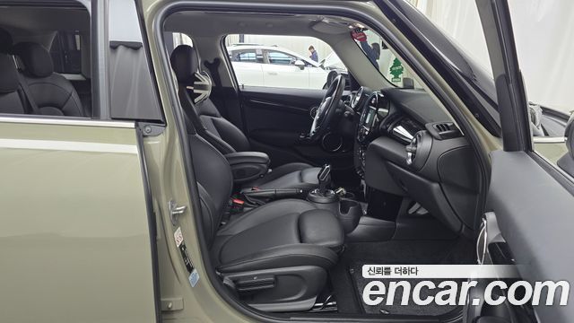 Mini Cooper 2020 — photo 16