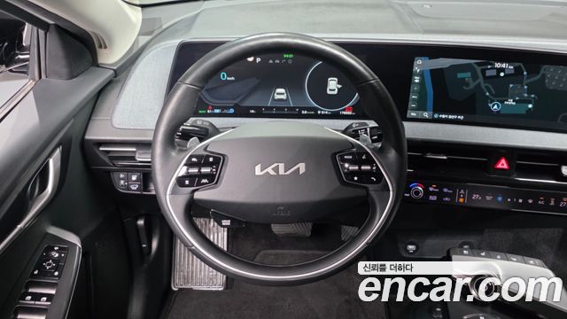 Kia EV6 2023 — photo 19
