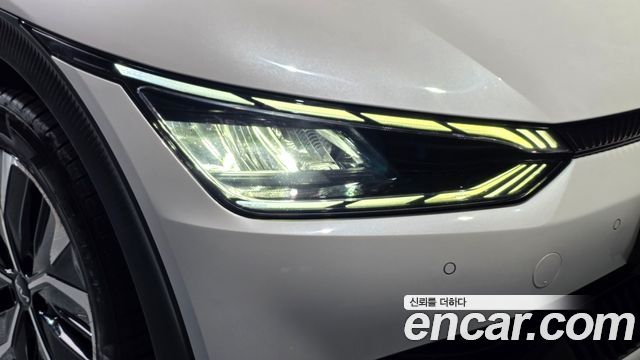 Kia EV6 2023 — photo 8
