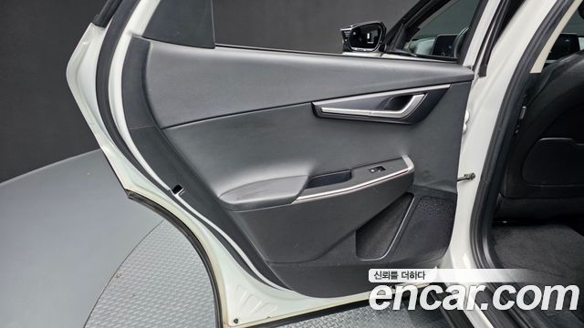 Kia EV6 2023 — photo 15