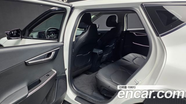 Kia EV6 2023 — photo 16