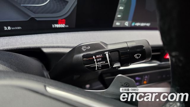 Kia EV6 2023 — photo 30