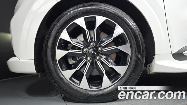 Kia Canival 2023 — photo 5