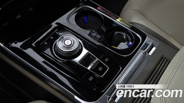 Kia Canival 2023 — photo 9