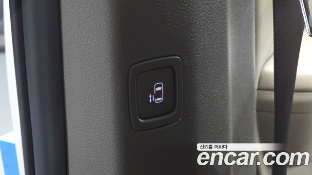 Kia Canival 2023 — photo 17