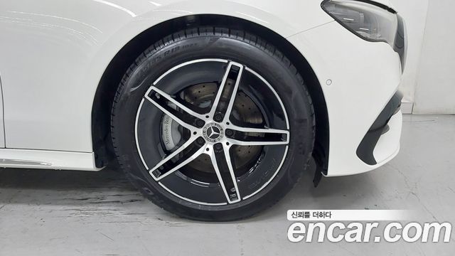 Mercedes-Benz E-Class 2026 — photo 5