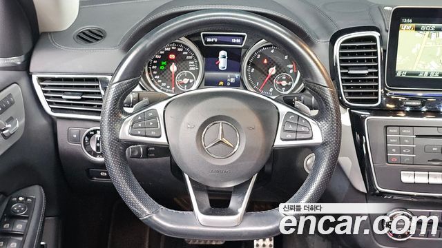 Mercedes-Benz GLE-Class 2017 — photo 11