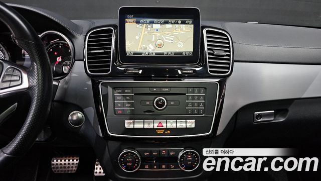 Mercedes-Benz GLE-Class 2017 — photo 12