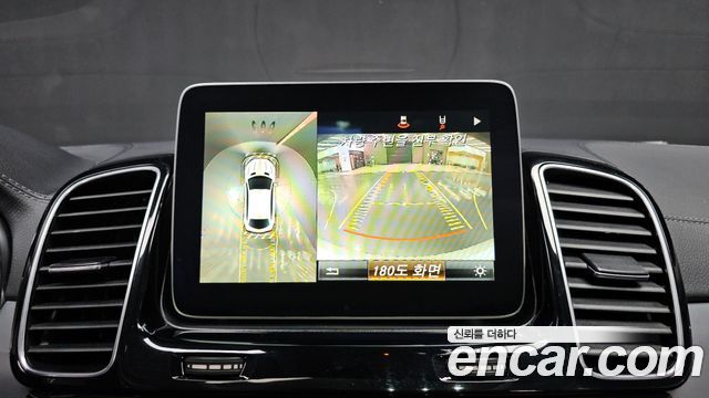 Mercedes-Benz GLE-Class 2017 — photo 13