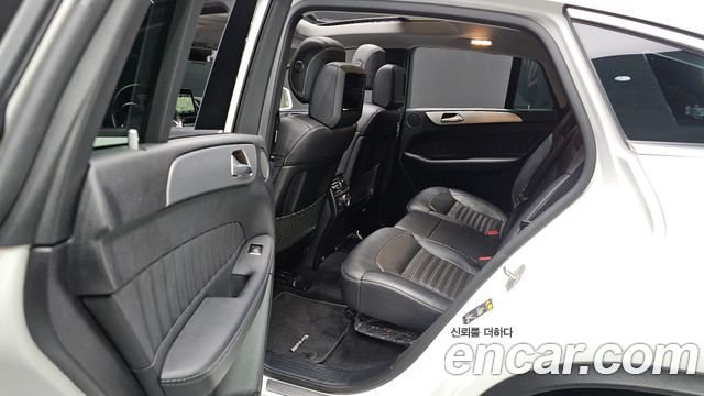 Mercedes-Benz GLE-Class 2017 — photo 19