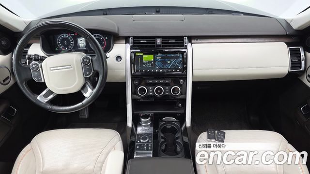 Land Rover Discovery 2018 — photo 10