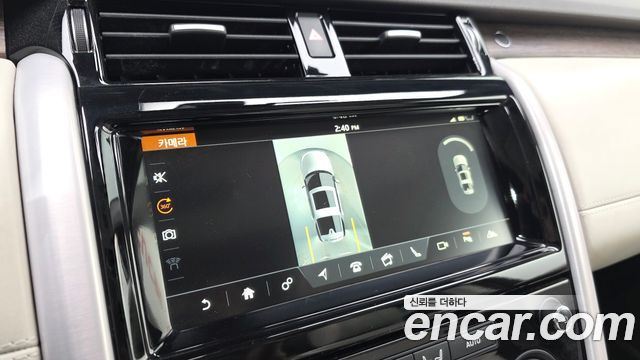 Land Rover Discovery 2018 — photo 21