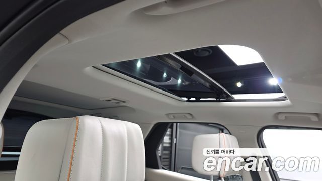 Land Rover Discovery 2018 — photo 23