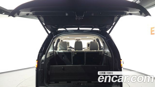 Land Rover Discovery 2018 — photo 26