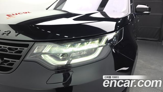 Land Rover Discovery 2018 — photo 8