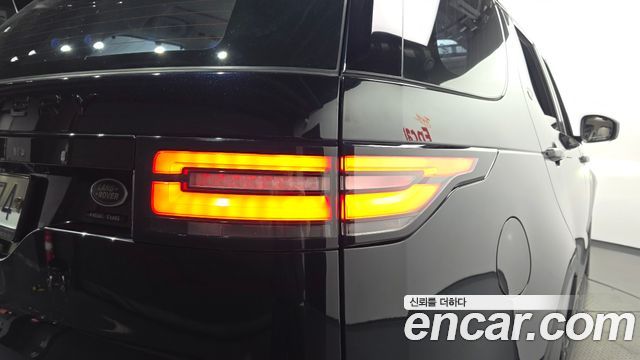 Land Rover Discovery 2018 — photo 9