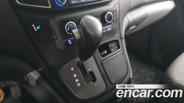 Hyundai Starex 2021 — photo 12
