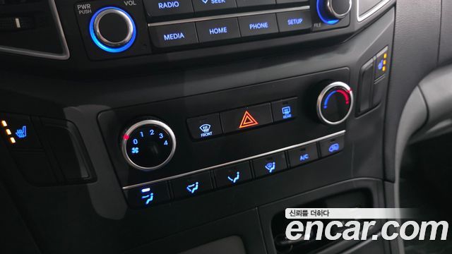 Hyundai Starex 2021 — photo 22