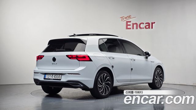 Volkswagen Golf 2023 — photo 2