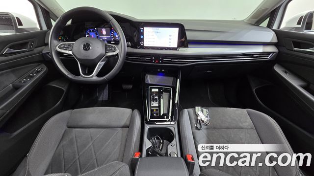 Volkswagen Golf 2023 — photo 10