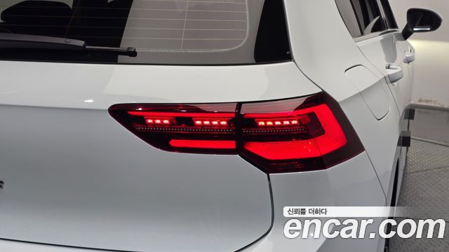 Volkswagen Golf 2023 — photo 9