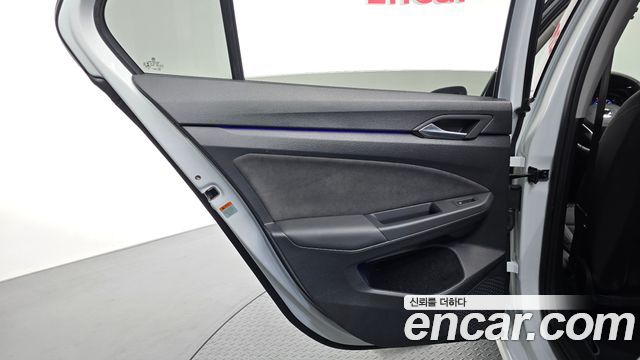 Volkswagen Golf 2023 — photo 15