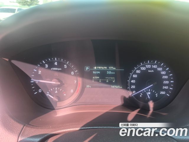 Genesis G80 2017 — photo 8