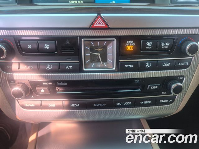 Genesis G80 2017 — photo 11