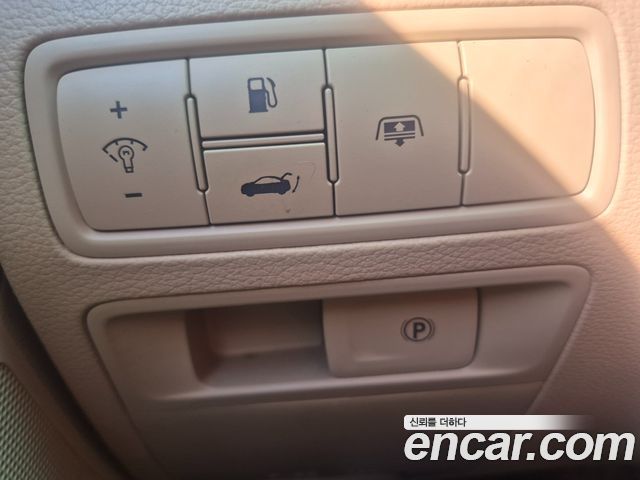 Genesis G80 2017 — photo 14