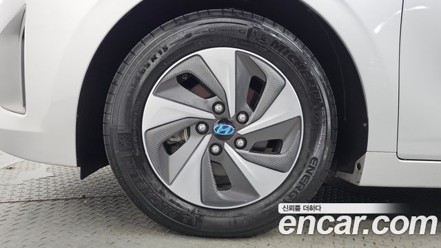 Hyundai Ioniq 2016 — photo 5