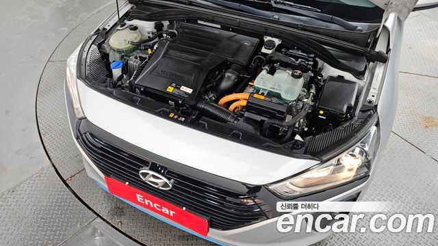 Hyundai Ioniq 2016 — photo 6