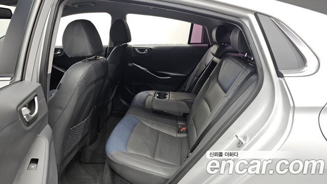 Hyundai Ioniq 2016 — photo 11