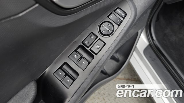 Hyundai Ioniq 2016 — photo 12