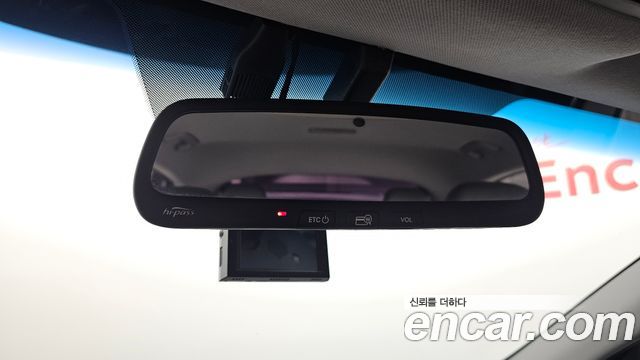 Hyundai Ioniq 2016 — photo 14