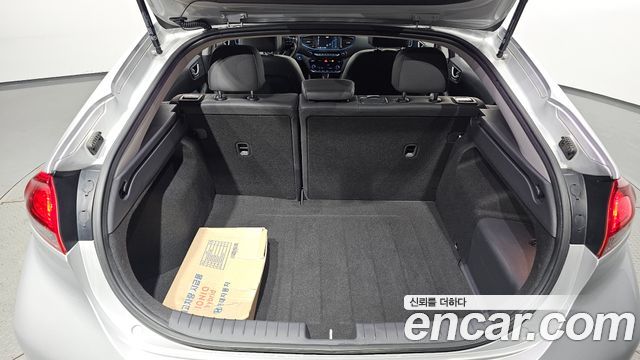 Hyundai Ioniq 2016 — photo 20