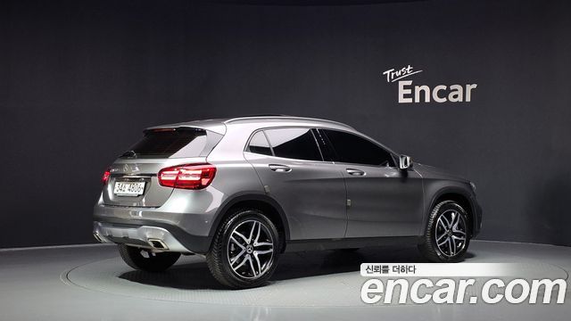 Mercedes-Benz GLA-Class 2019 — photo 2