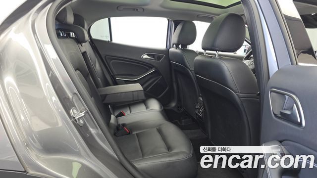 Mercedes-Benz GLA-Class 2019 — photo 18