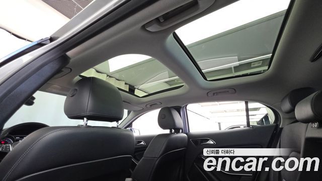 Mercedes-Benz GLA-Class 2019 — photo 25