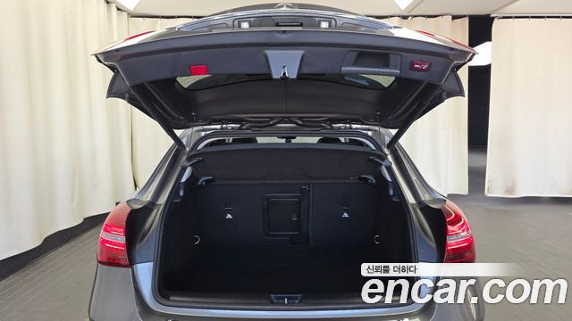 Mercedes-Benz GLA-Class 2019 — photo 26