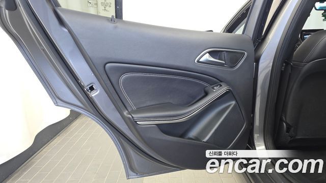 Mercedes-Benz GLA-Class 2019 — photo 15